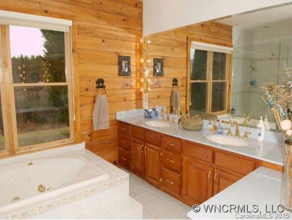 249 Pride Mountain Road Waynesville, NC 28786 - Photo 13 of 24 Gallery Image 13