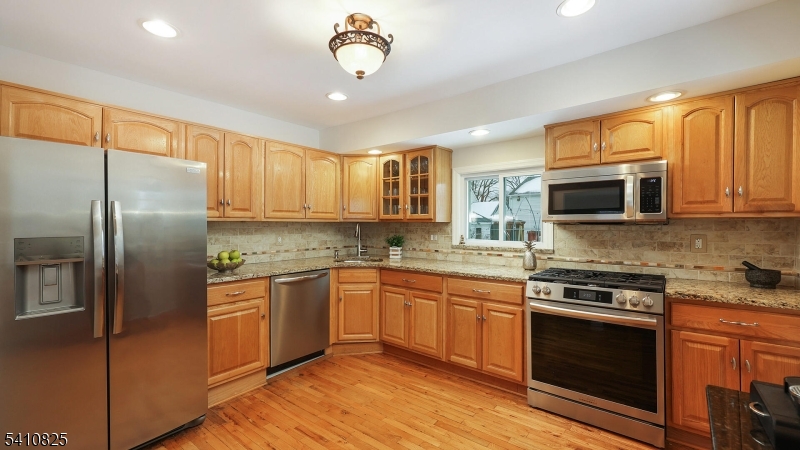 393 Huntington Road Union, NJ 07083 - Photo 14 of 40