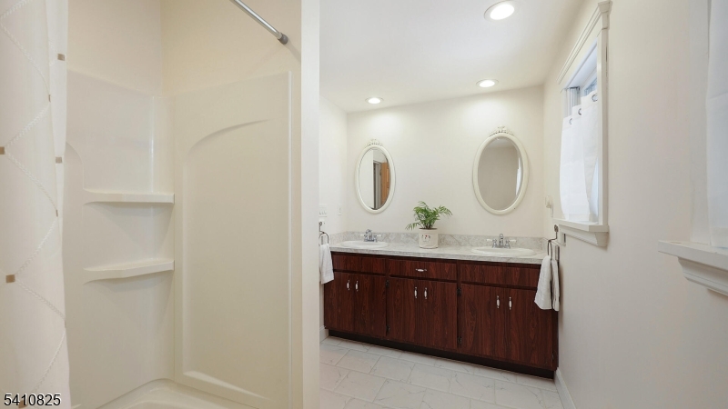 393 Huntington Road Union, NJ 07083 - Photo 28 of 40