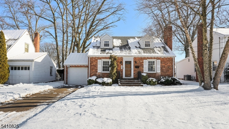 393 Huntington Road Union, NJ 07083 - Photo 3 of 40