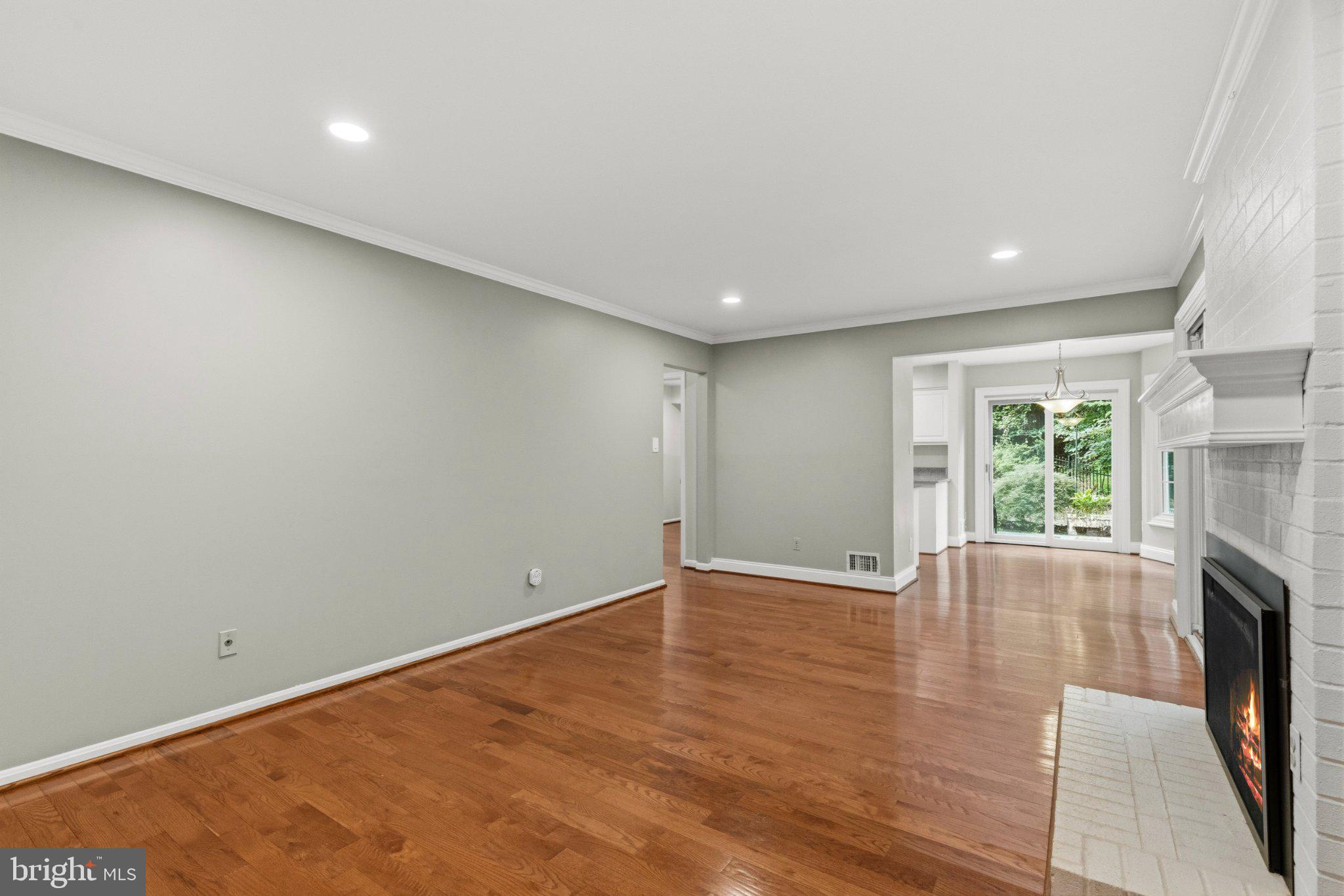 11800 Grey Birch Place Reston, VA 20191 - Photo 9 of 37 Gallery Image 9