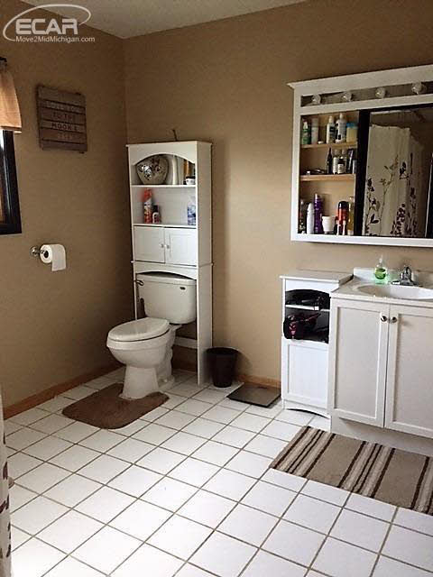 4051 Baldwin Road Grand Blanc, MI 48439 - Photo 12 of 25 21302508-11.JPG