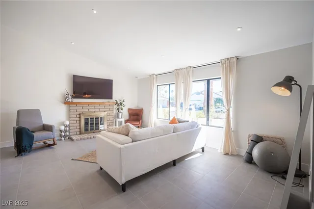 $3,500 | 6146 Peppermill Drive, Las Vegas, NV 89146