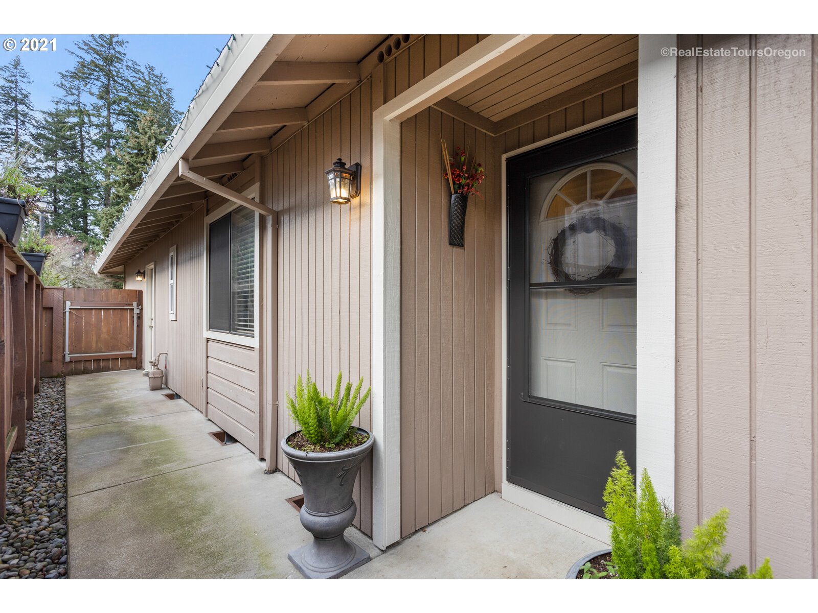 14110 Southwest 80th Court Tigard, OR 97224 - Photo 2 of 23