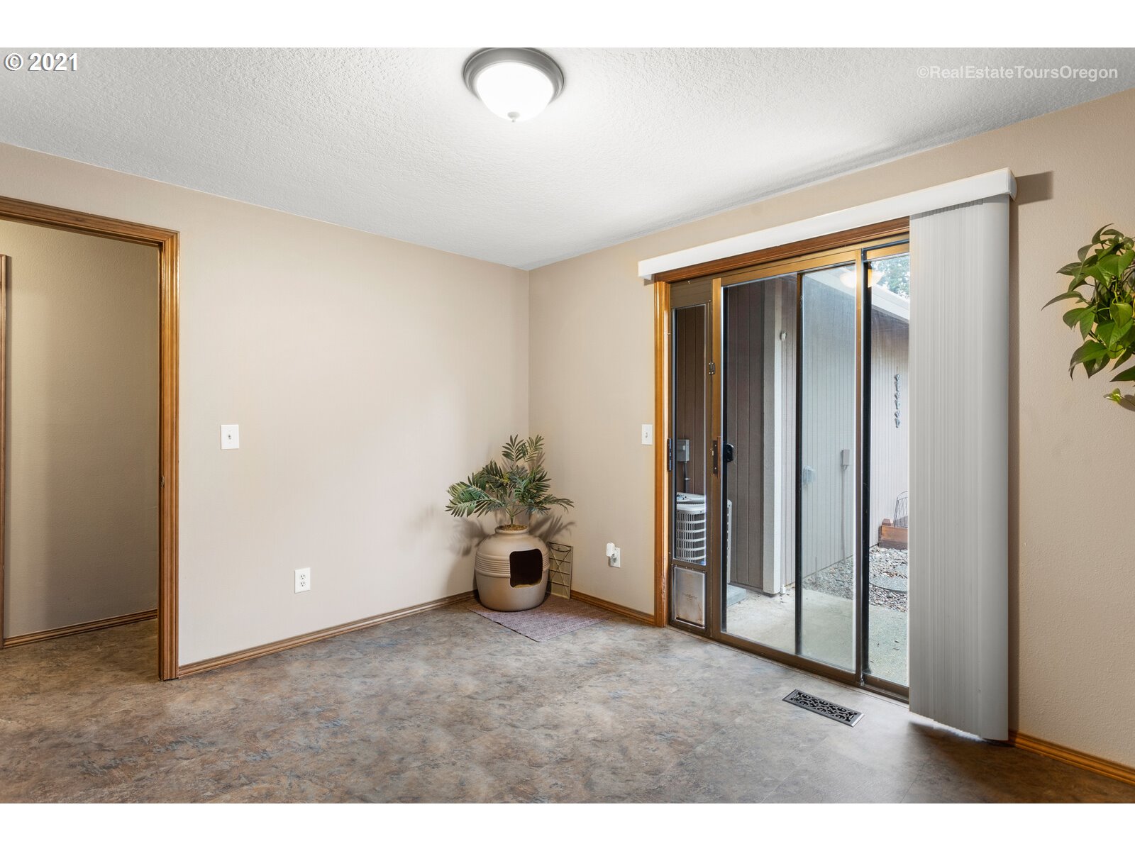 14110 Southwest 80th Court Tigard, OR 97224 - Photo 16 of 23