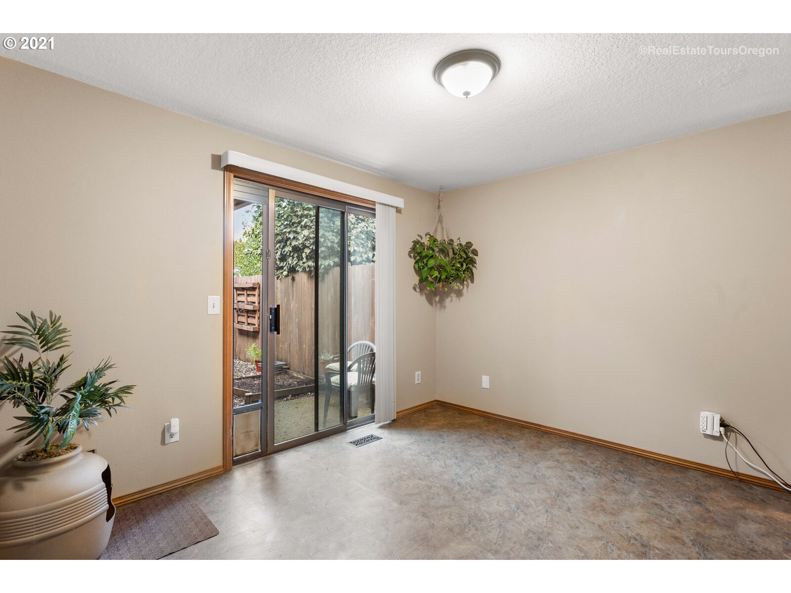 14110 Southwest 80th Court Tigard, OR 97224 - Photo 17 of 23
