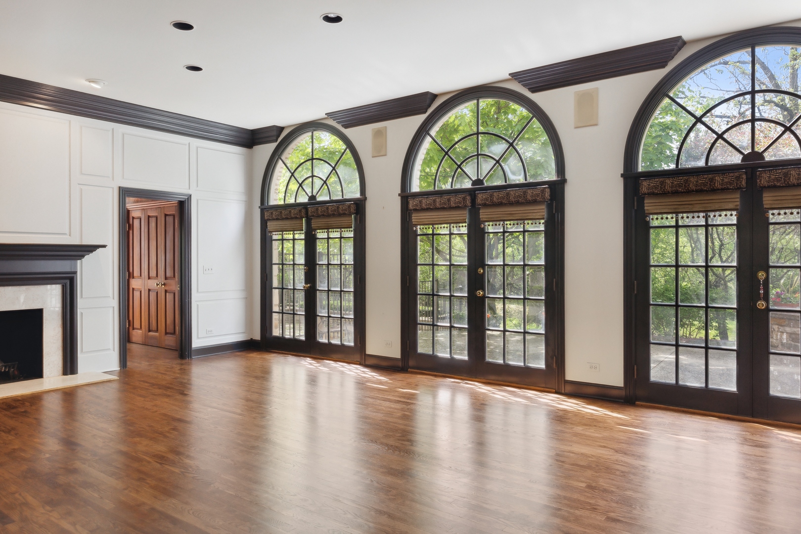 905 Voltz Road Northbrook, IL 60062 - Photo 16 of 58 a view of an entryway with wooden floor