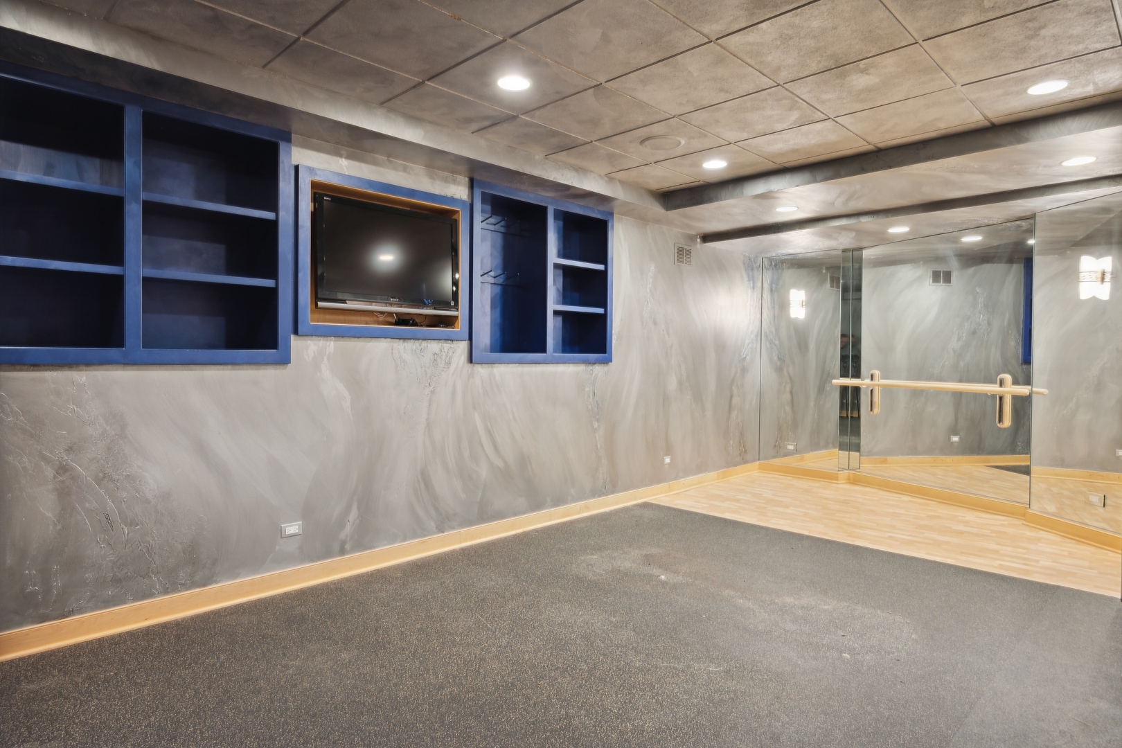 905 Voltz Road Northbrook, IL 60062 - Photo 45 of 58 a view of an empty room with a kitchen