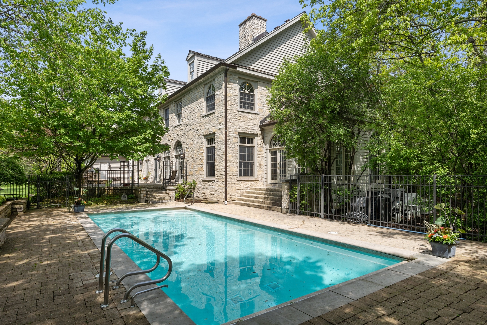 905 Voltz Road Northbrook, IL 60062 - Photo 49 of 58