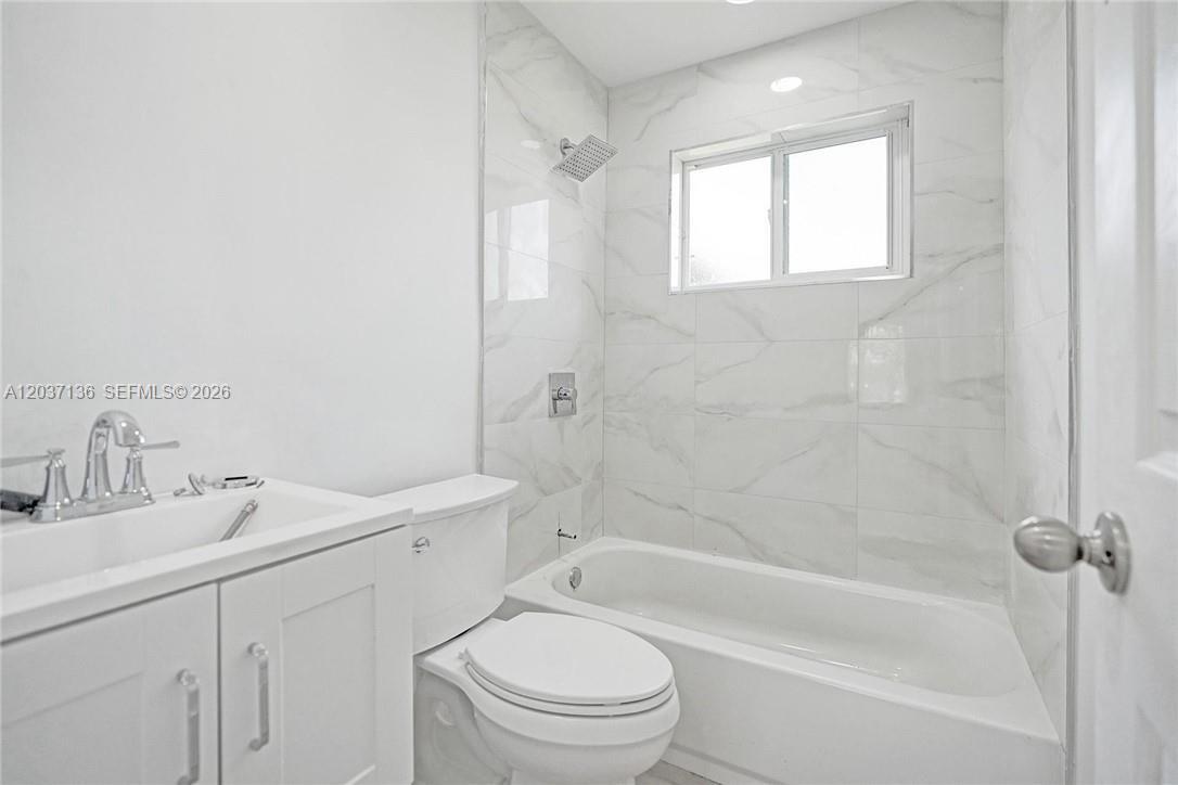 5701 Southwest 37th Street Davie, FL 33314 - Photo 9 of 11
