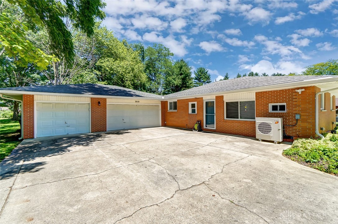 3959 Rexford Road Beavercreek, OH 45430 - Photo 4 of 53