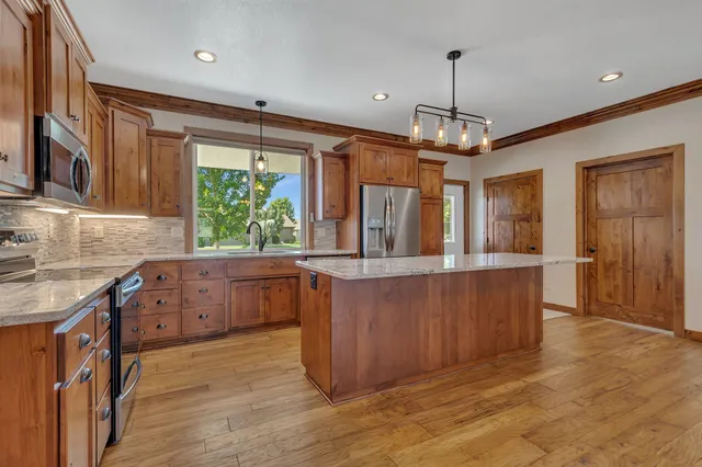 $529,900 | 1804 Amblewood Drive, St. Cloud, MN 56303