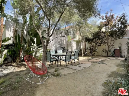 $2,095,000 | 4761 West 12th Street, Los Angeles, CA 90019