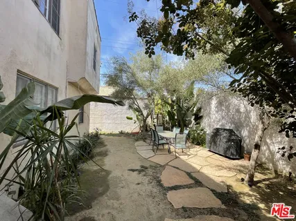 $2,095,000 | 4761 West 12th Street, Los Angeles, CA 90019