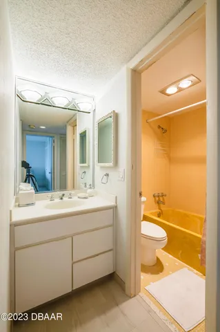 $3,000 | 3051 South Atlantic Avenue, Unit W040, Daytona Beach Shores, FL 32118