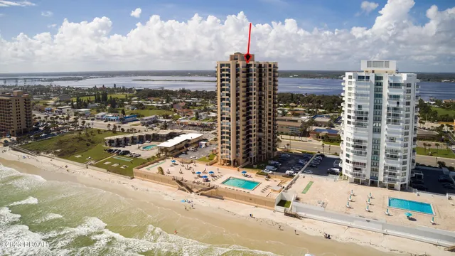 $3,000 | 3051 South Atlantic Avenue, Unit W040, Daytona Beach Shores, FL 32118