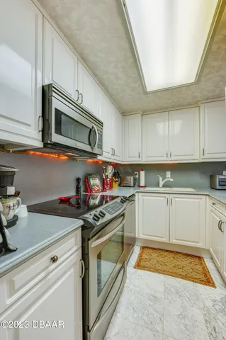 $3,000 | 3051 South Atlantic Avenue, Unit W040, Daytona Beach Shores, FL 32118