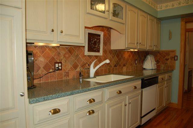 399 West Temperance Road Temperance, MI 48182 - Photo 11 of 18 KITCHEN