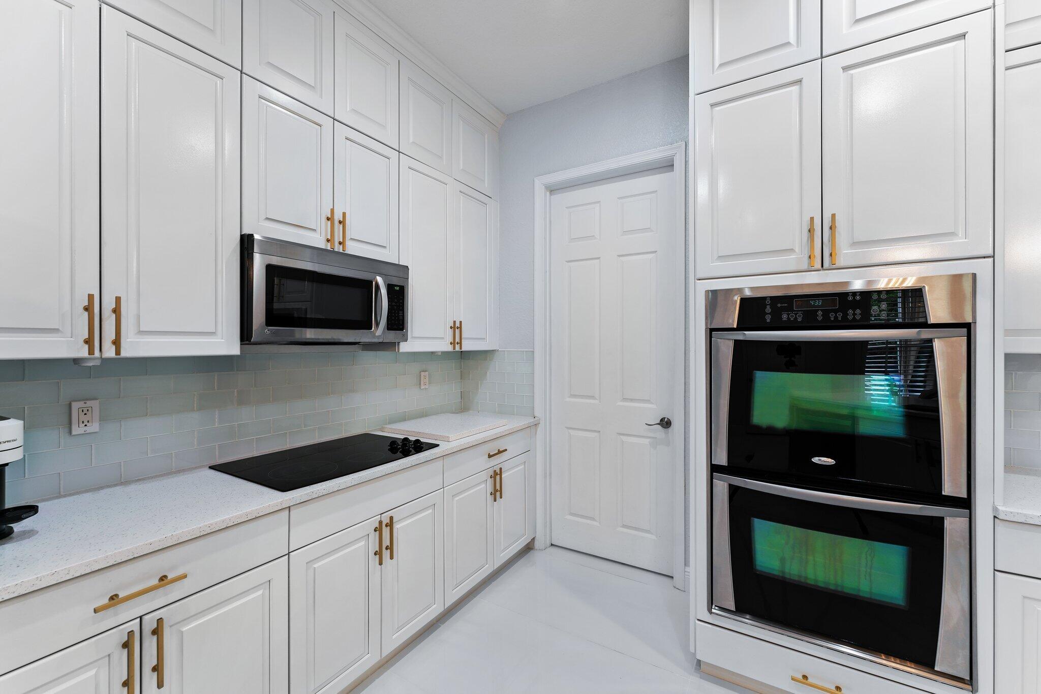 108 Via Azurra Jupiter, FL 33458 - Photo 23 of 78 Kitchen