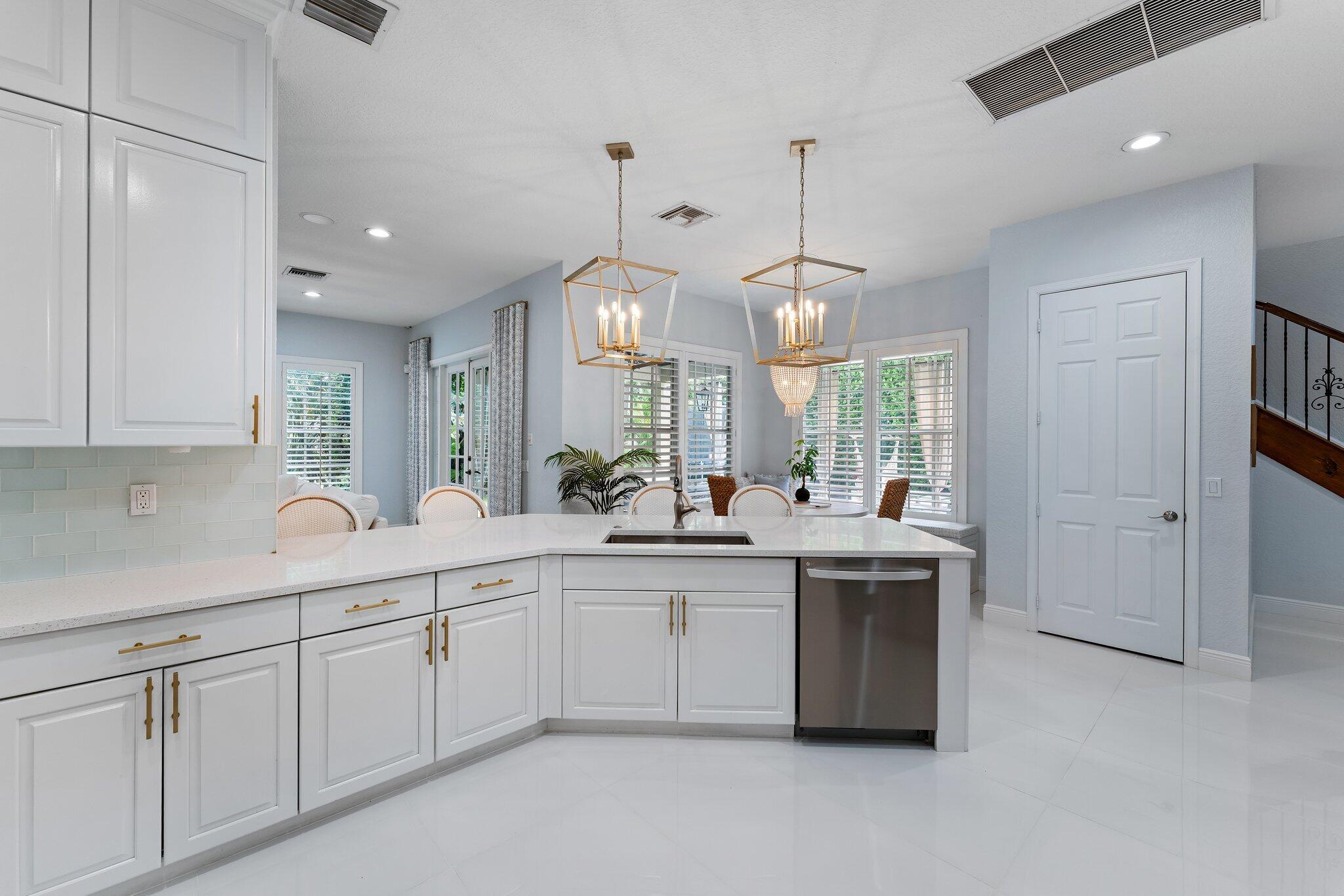 108 Via Azurra Jupiter, FL 33458 - Photo 24 of 78 Kitchen