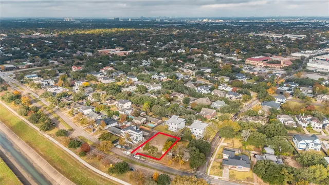 $520,000 | 4906 North Braeswood Boulevard, Houston, TX 77096