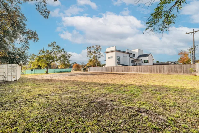 $520,000 | 4906 North Braeswood Boulevard, Houston, TX 77096