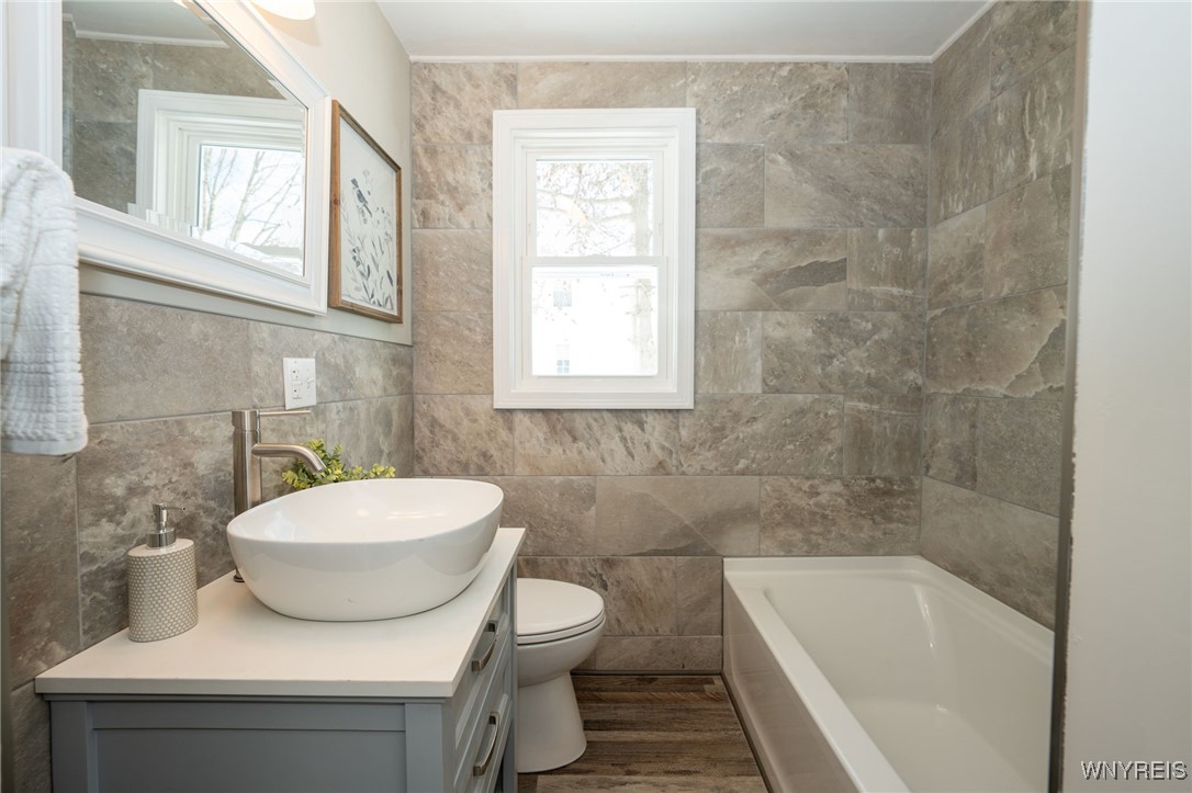 2367 Long Road Grand Island, NY 14072 - Photo 11 of 35 Bath 1 1st floor