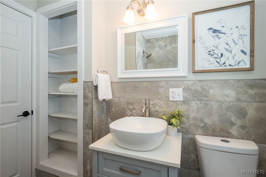 2367 Long Road Grand Island, NY 14072 - Photo 12 of 35 Bath 1st floor