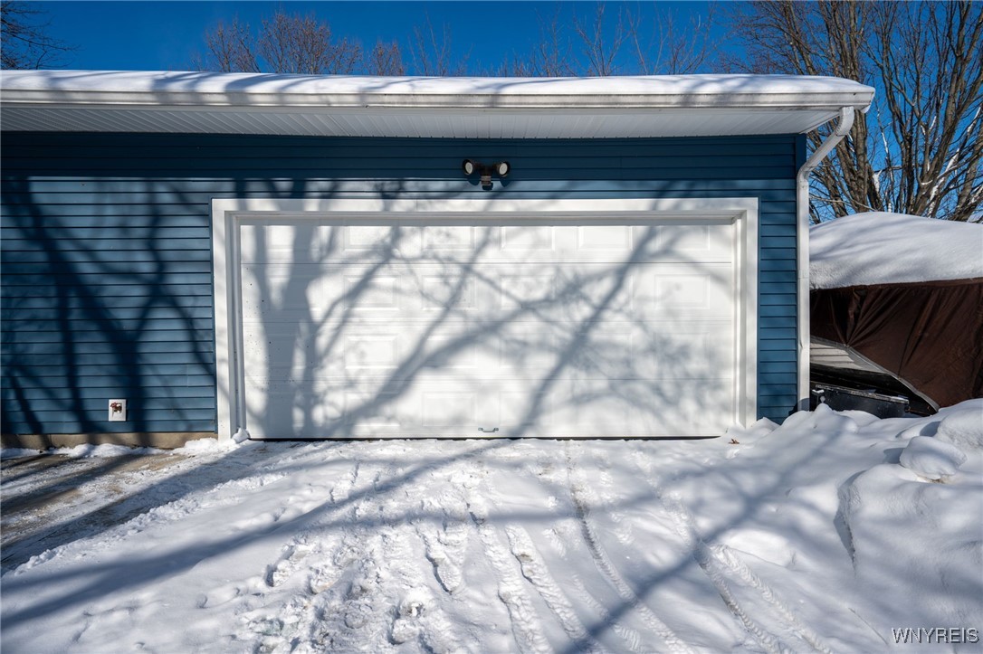 2367 Long Road Grand Island, NY 14072 - Photo 26 of 35 Exterior garage