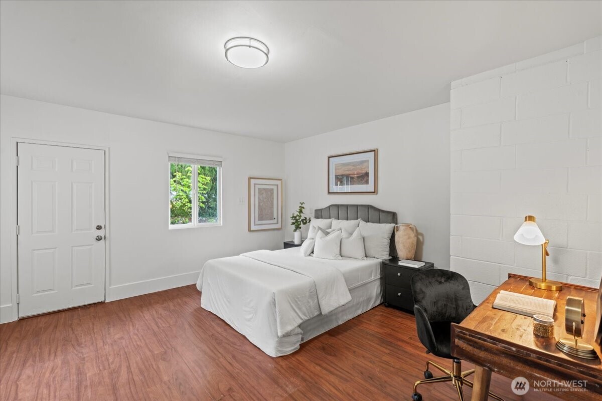 35632 Old Sultan-Startup Road Sultan, WA 98294 - Photo 15 of 40 a bedroom with a bed and a window