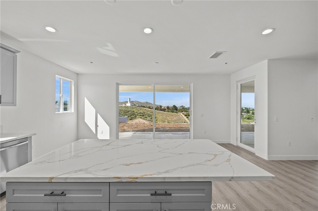 16765 La Bella Villa Riverside, CA 92503 - Photo 9 of 27