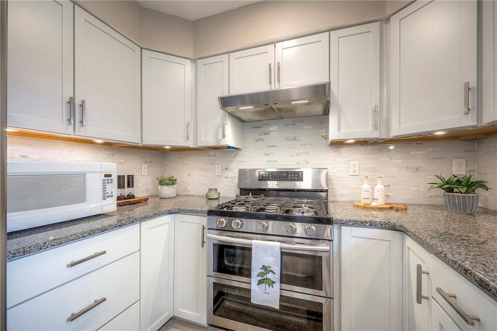 1208 East Red Bridge Road Kansas City, MO 64131 - Photo 18 of 35