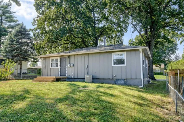 $189,000 | 1320 Northeast 44th Street, Kansas City, MO 64116