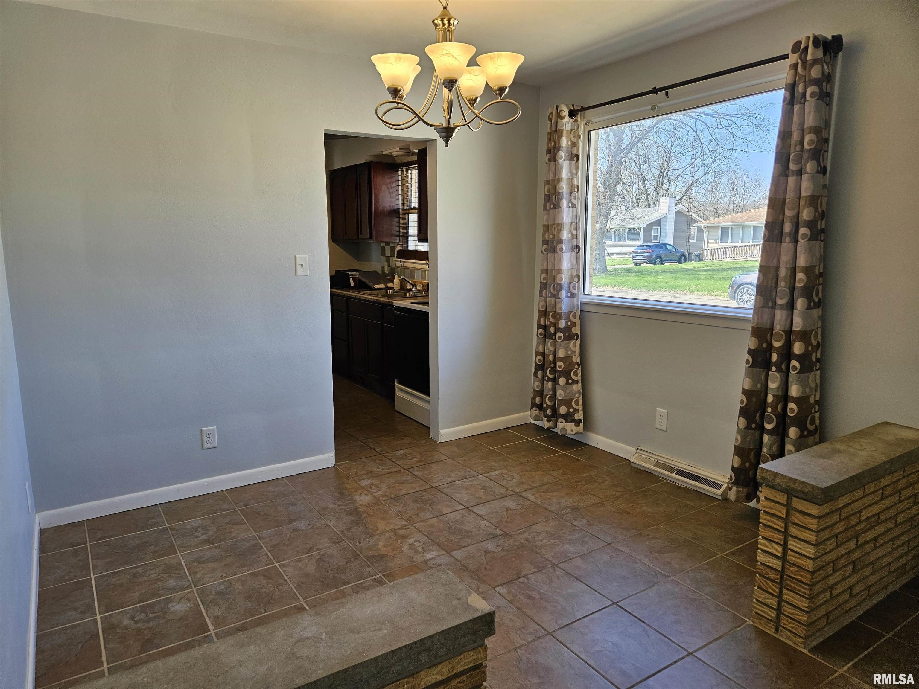 2000 Gregory Court Springfield, IL 62703 - Photo 7 of 21