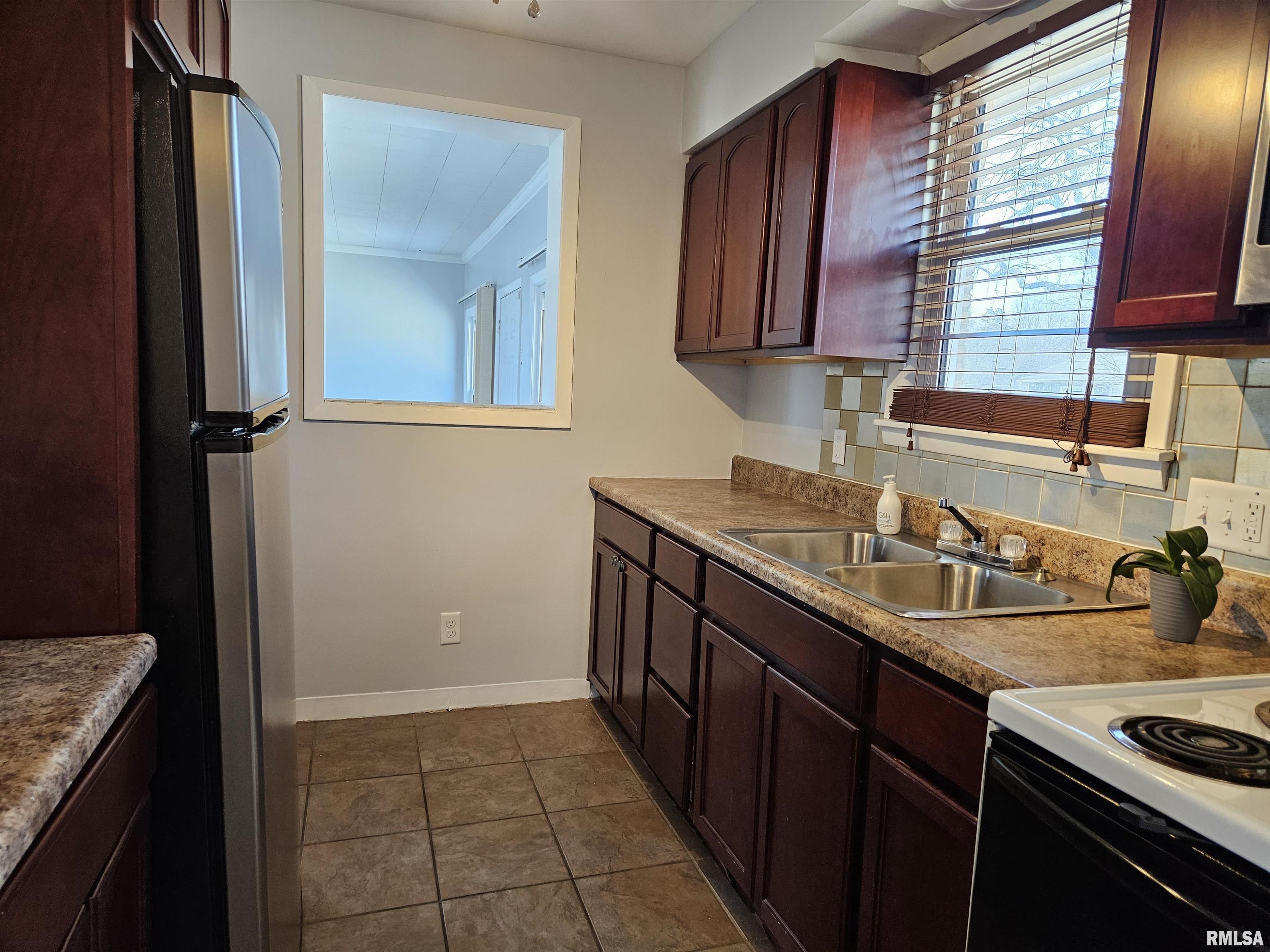 2000 Gregory Court Springfield, IL 62703 - Photo 10 of 21