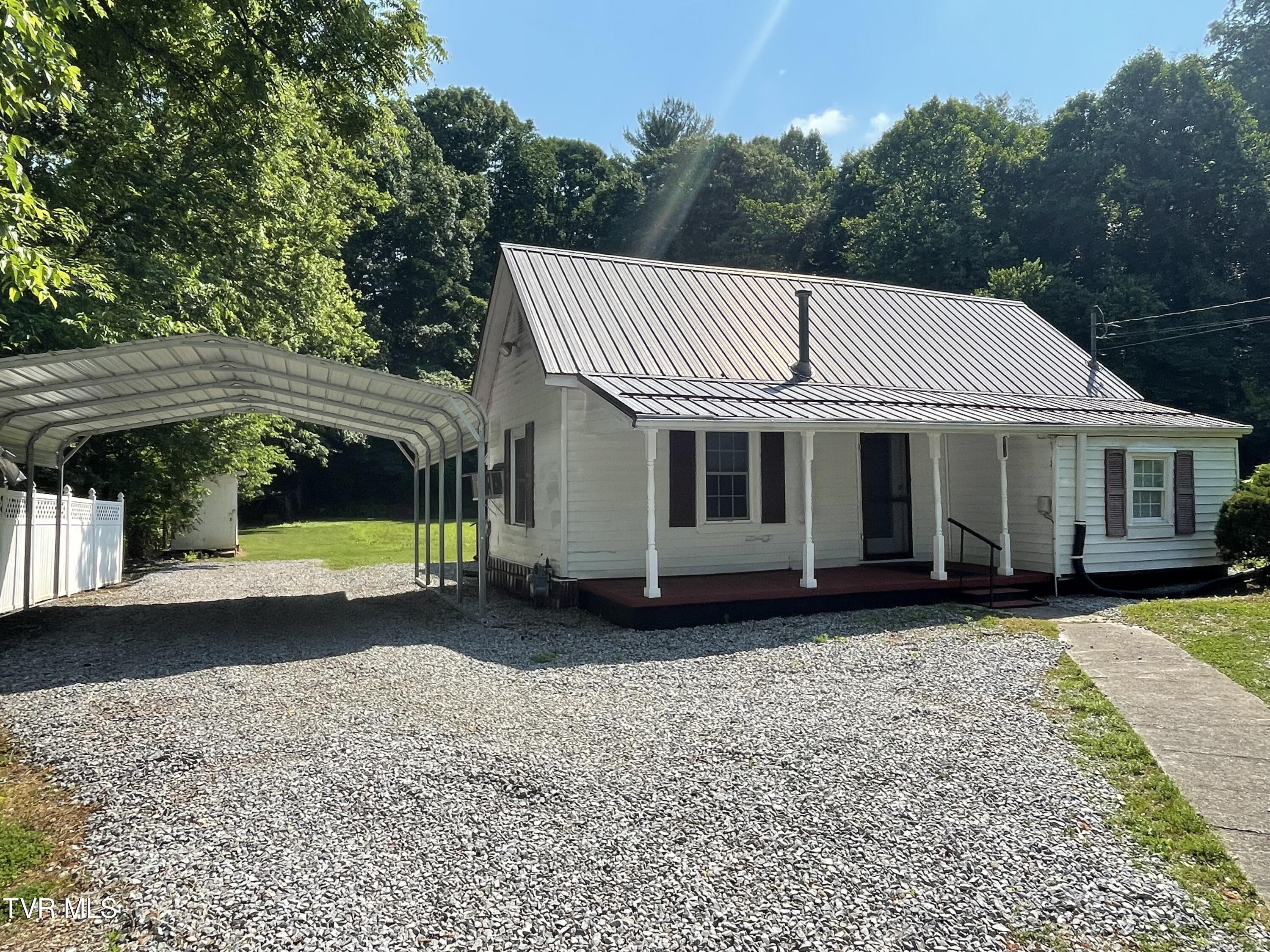 550 Adkins Road Erwin, TN 37650 - Photo 2 of 21 2