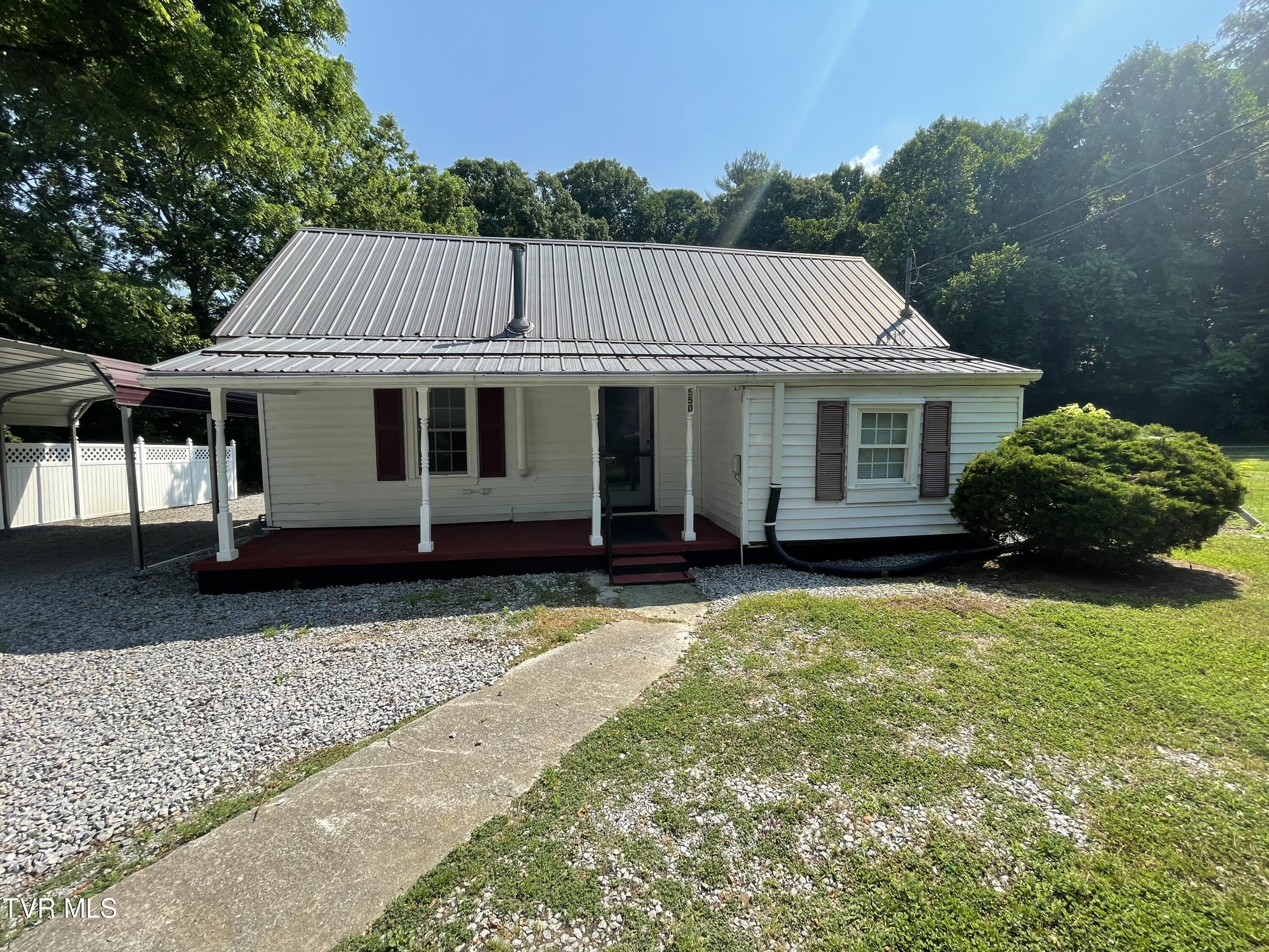 550 Adkins Road Erwin, TN 37650 - Photo 4 of 21 IMG_3902