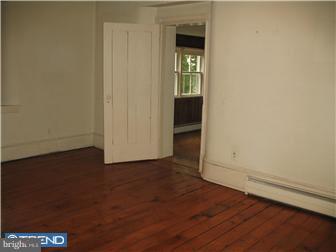 100 Lloyd Road West Grove, PA 19390 - Photo 11 of 12 Living Room