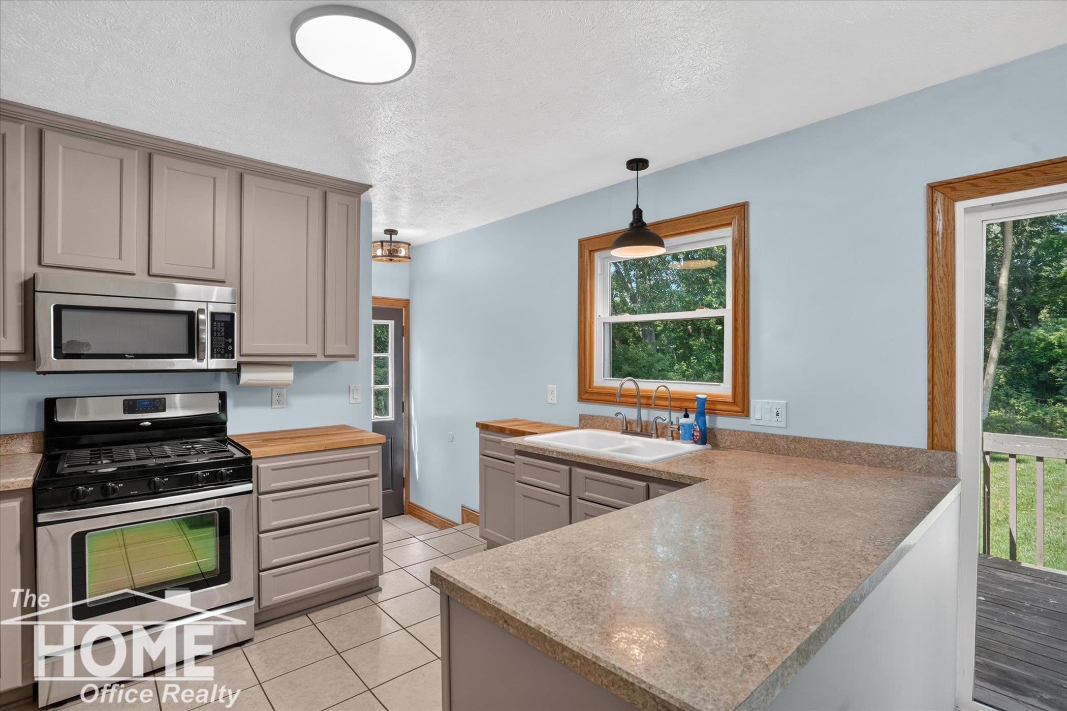 422 Williams Street Perry, MI 48872 - Photo 10 of 36
