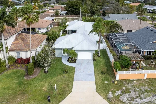 $5,250 | 10842 Vanderbilt Drive, Naples, FL 34108