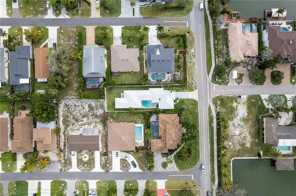 $5,250 | 10842 Vanderbilt Drive, Naples, FL 34108