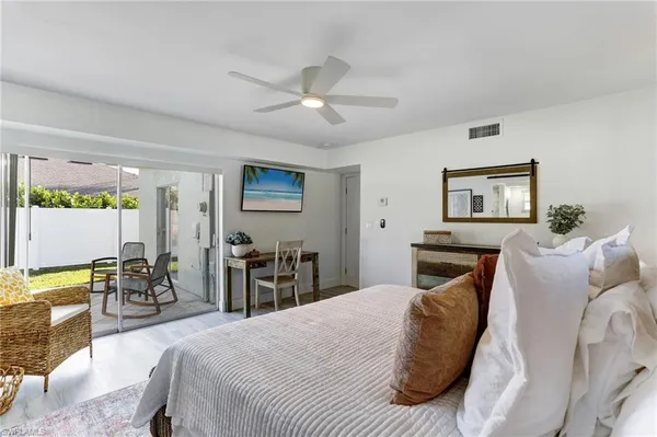 $5,250 | 10842 Vanderbilt Drive, Naples, FL 34108