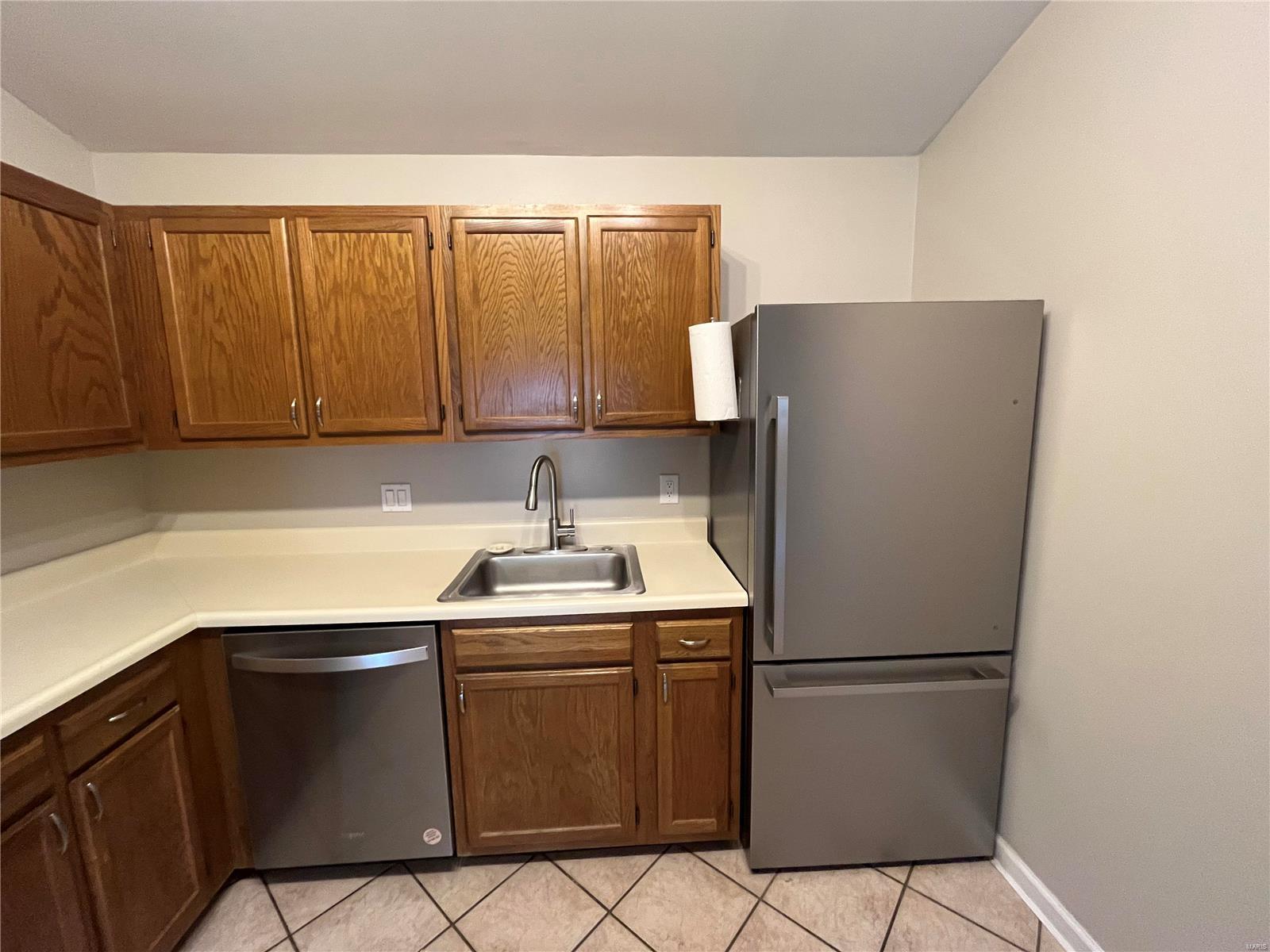 741 Ridgeside Drive, Unit K Ballwin, MO 63021 - Photo 11 of 23