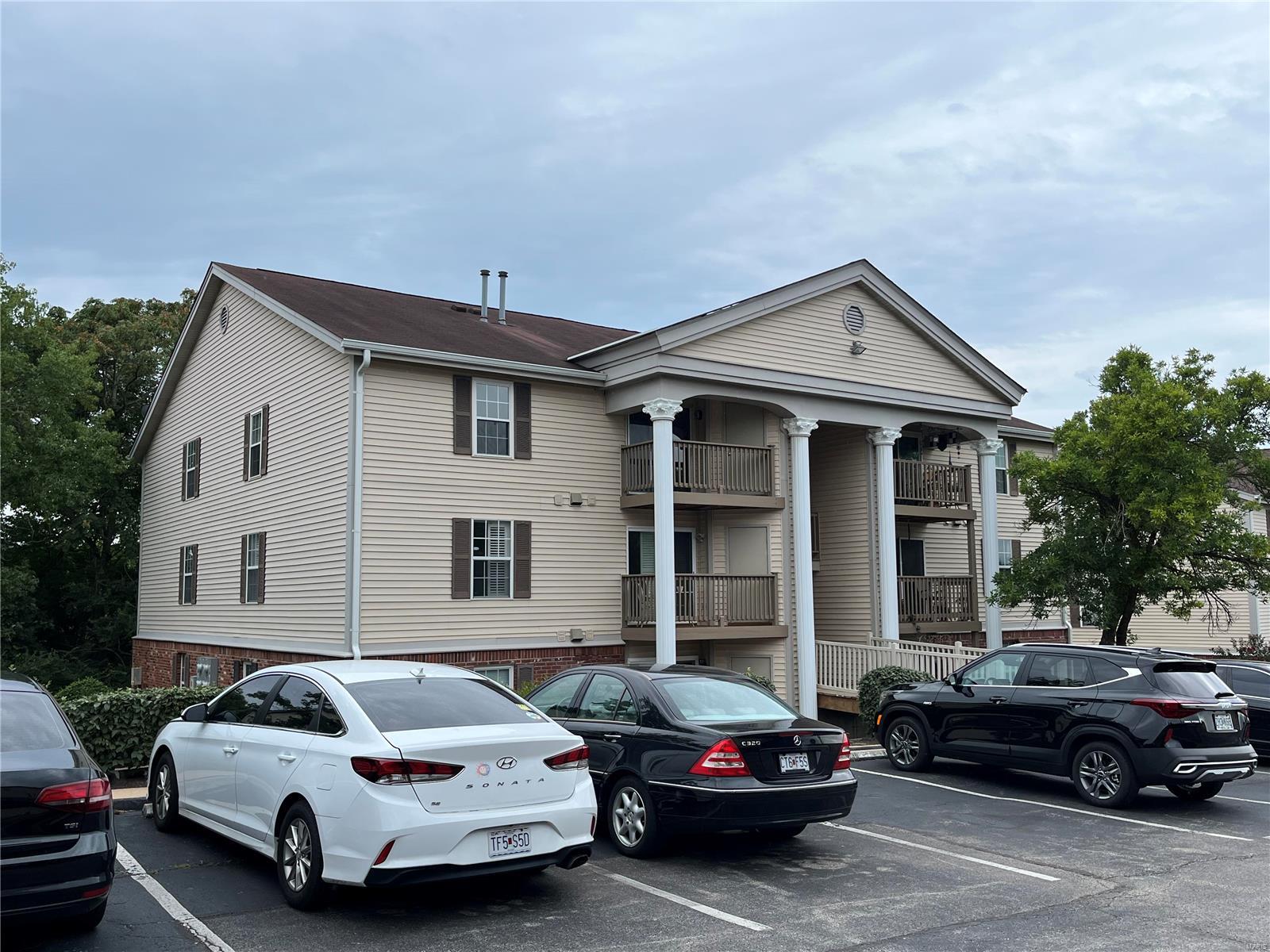 741 Ridgeside Drive, Unit K Ballwin, MO 63021 - Photo 2 of 23