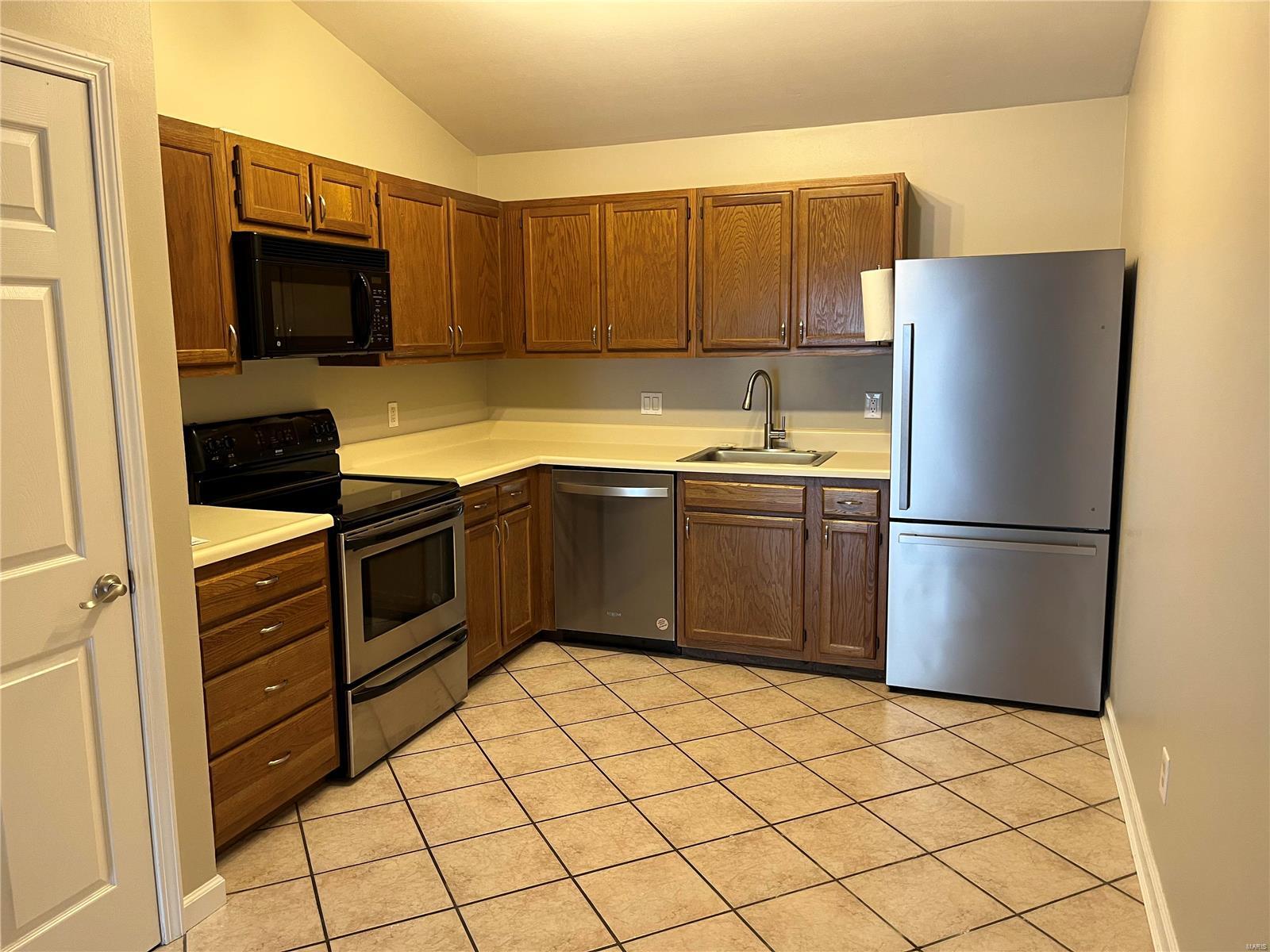 741 Ridgeside Drive, Unit K Ballwin, MO 63021 - Photo 9 of 23