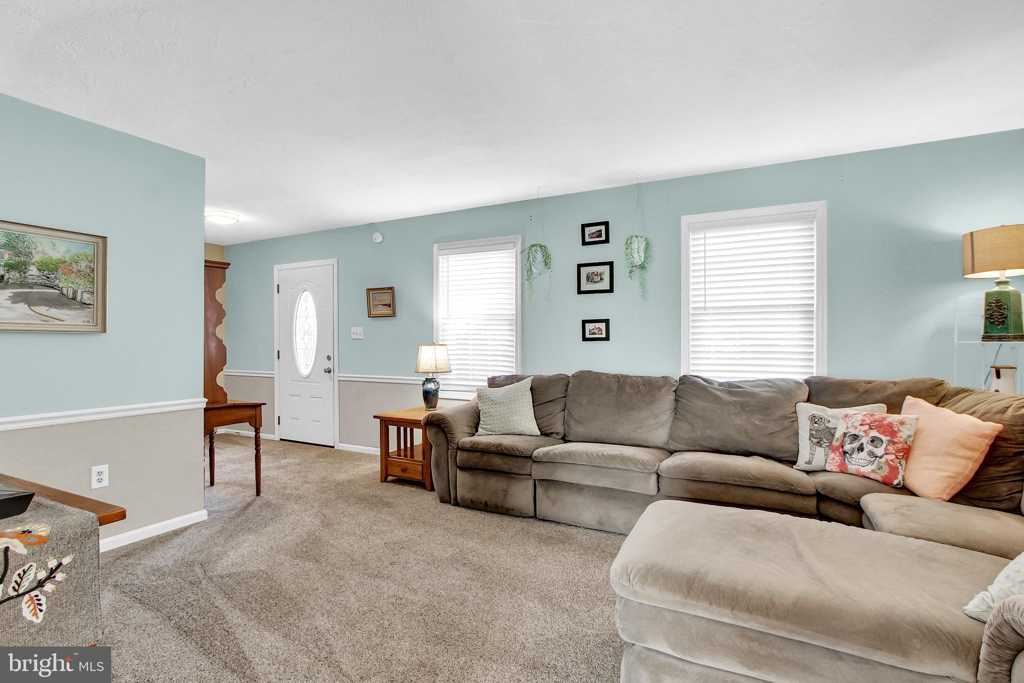 301 Cardinal Road Lititz, PA 17543 - Photo 3 of 31 Living Room