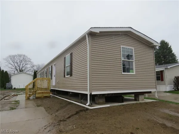 $129,900 | 2663 Lake Breeze Drive, Madison, OH 44057