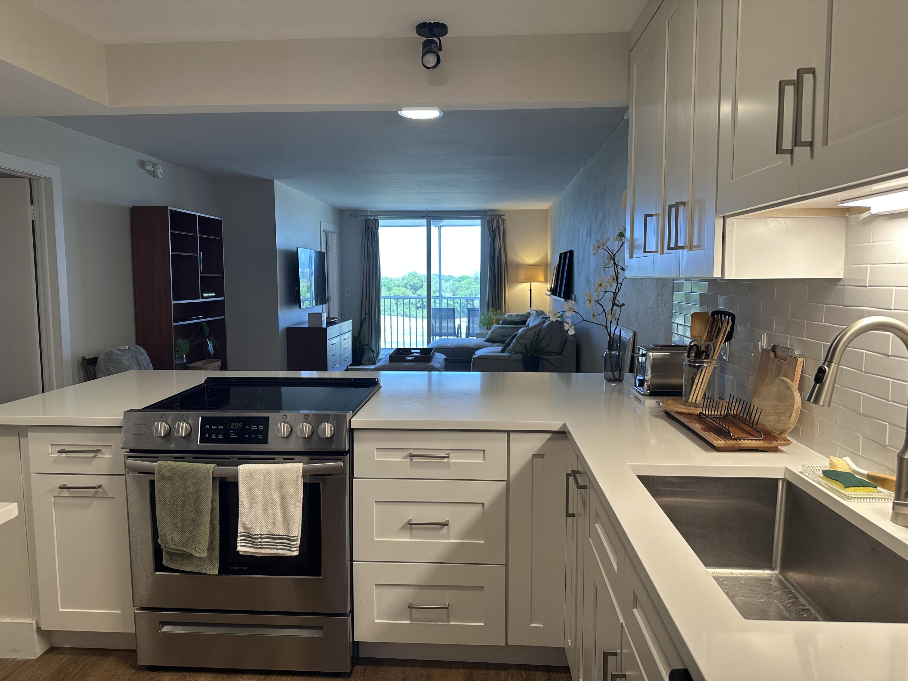 5500 Northwest 2nd Avenue, Unit 519 Boca Raton, FL 33487 - Photo 4 of 10 IMG_5951