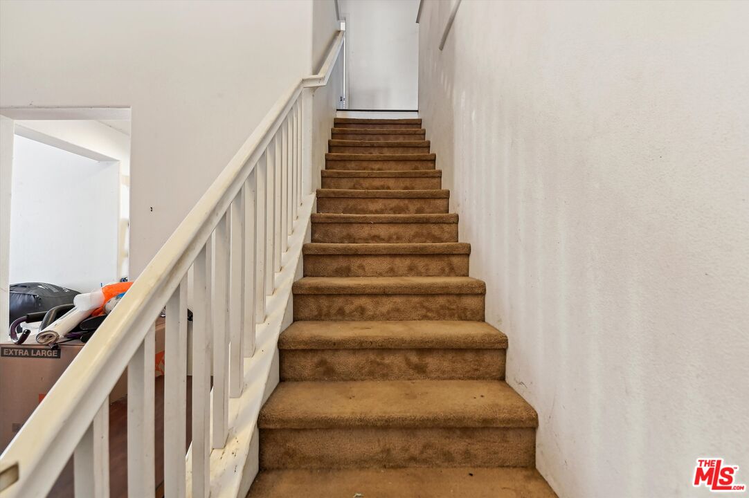3012 Dunkirk Drive Oxnard, CA 93035 - Photo 18 of 29 a view of entryway