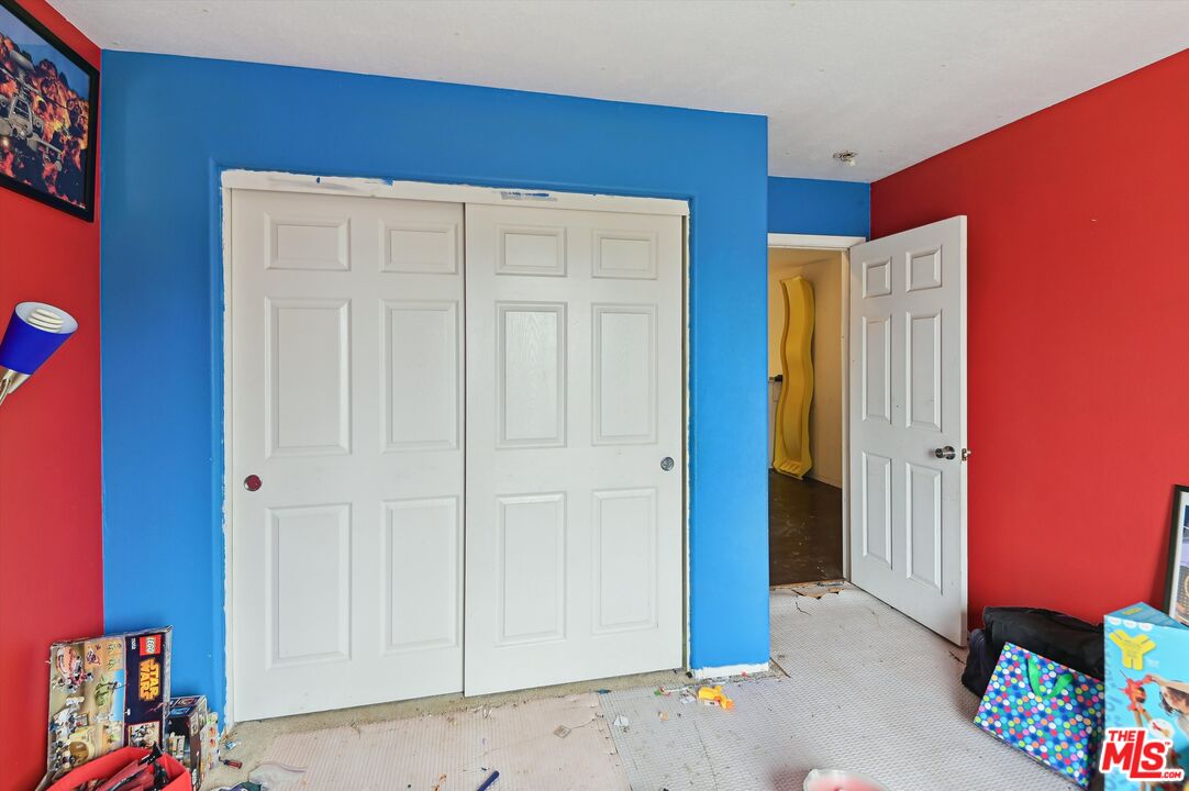 3012 Dunkirk Drive Oxnard, CA 93035 - Photo 21 of 29 a view of an entryway with front door